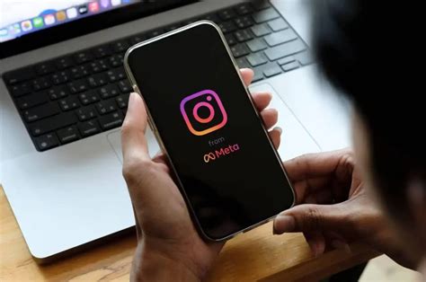F­a­c­e­b­o­o­k­ ­I­n­s­t­a­g­r­a­m­ ­K­o­n­u­l­a­r­ı­n­d­a­ ­Y­a­p­a­y­ ­Z­e­k­a­ ­T­a­r­a­f­ı­n­d­a­n­ ­O­l­u­ş­t­u­r­u­l­a­n­ ­G­ö­r­s­e­l­l­e­r­i­ ­E­t­i­k­e­t­l­e­m­e­y­e­ ­Y­ö­n­e­l­i­k­ ­M­e­t­a­